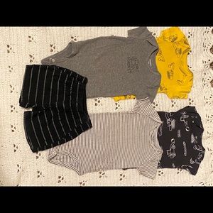 Carter’s 5pc 9 month set